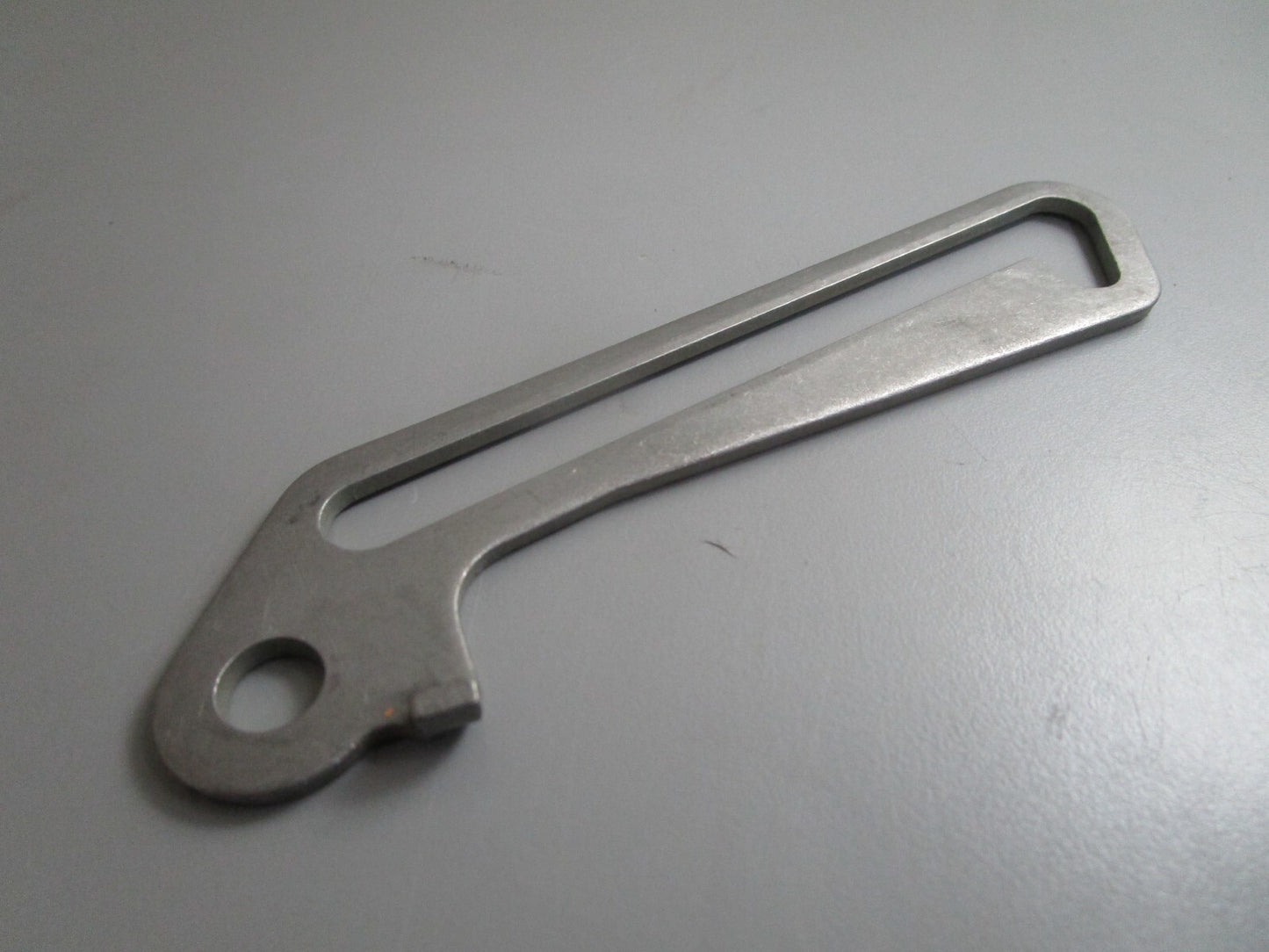 *NEW OEM* 0820 OMC Johnson Evinrude Tilt Lock 329498 0329498