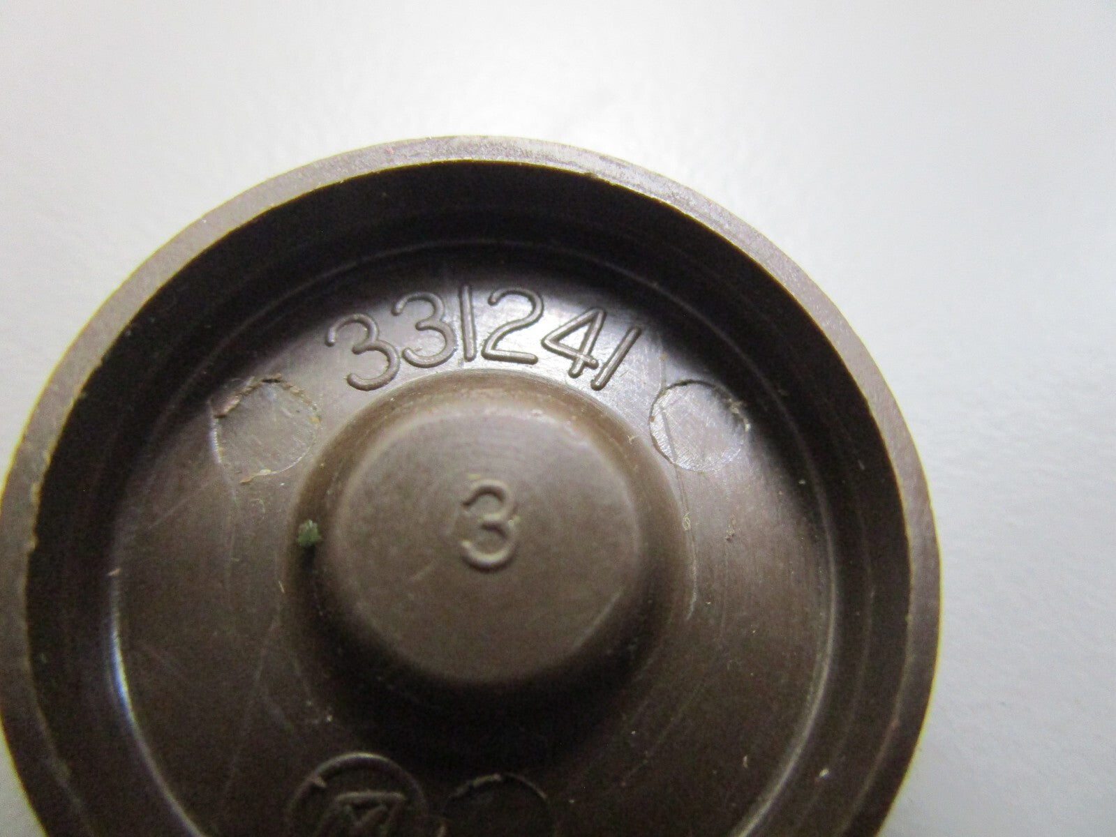 *NEW OEM* 0810 OMC Johnson Evinrude Isolator 331241 0331241