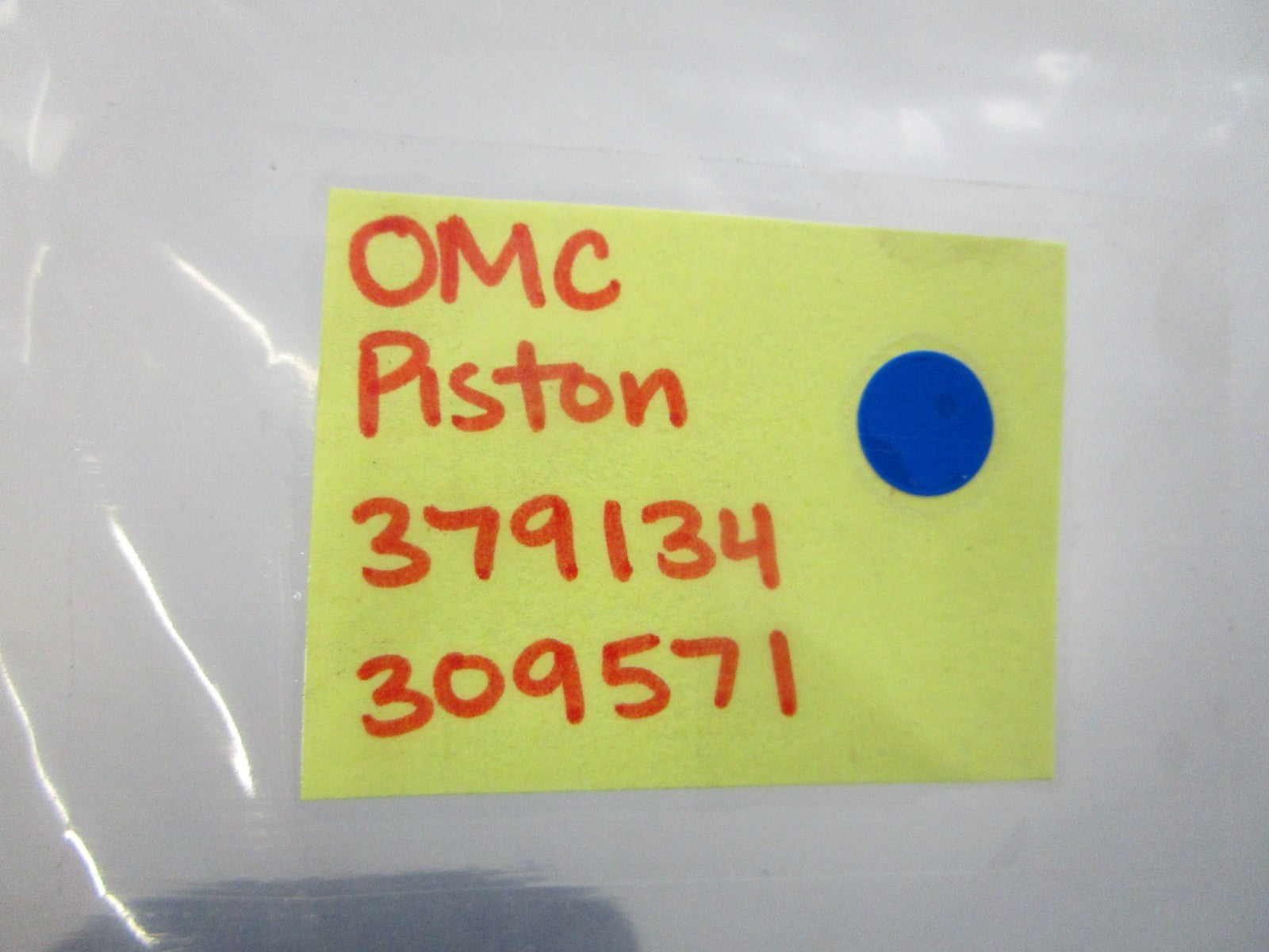 NEW OEM 379134 0379134 309571 0309571 OMC Johnson Evinrude Piston 0810