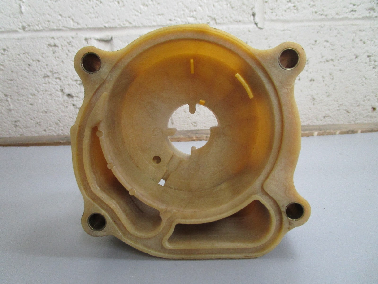 *NEW OEM* 0820 OMC Johnson Evinrude Water Pump Housing 315505 0315505