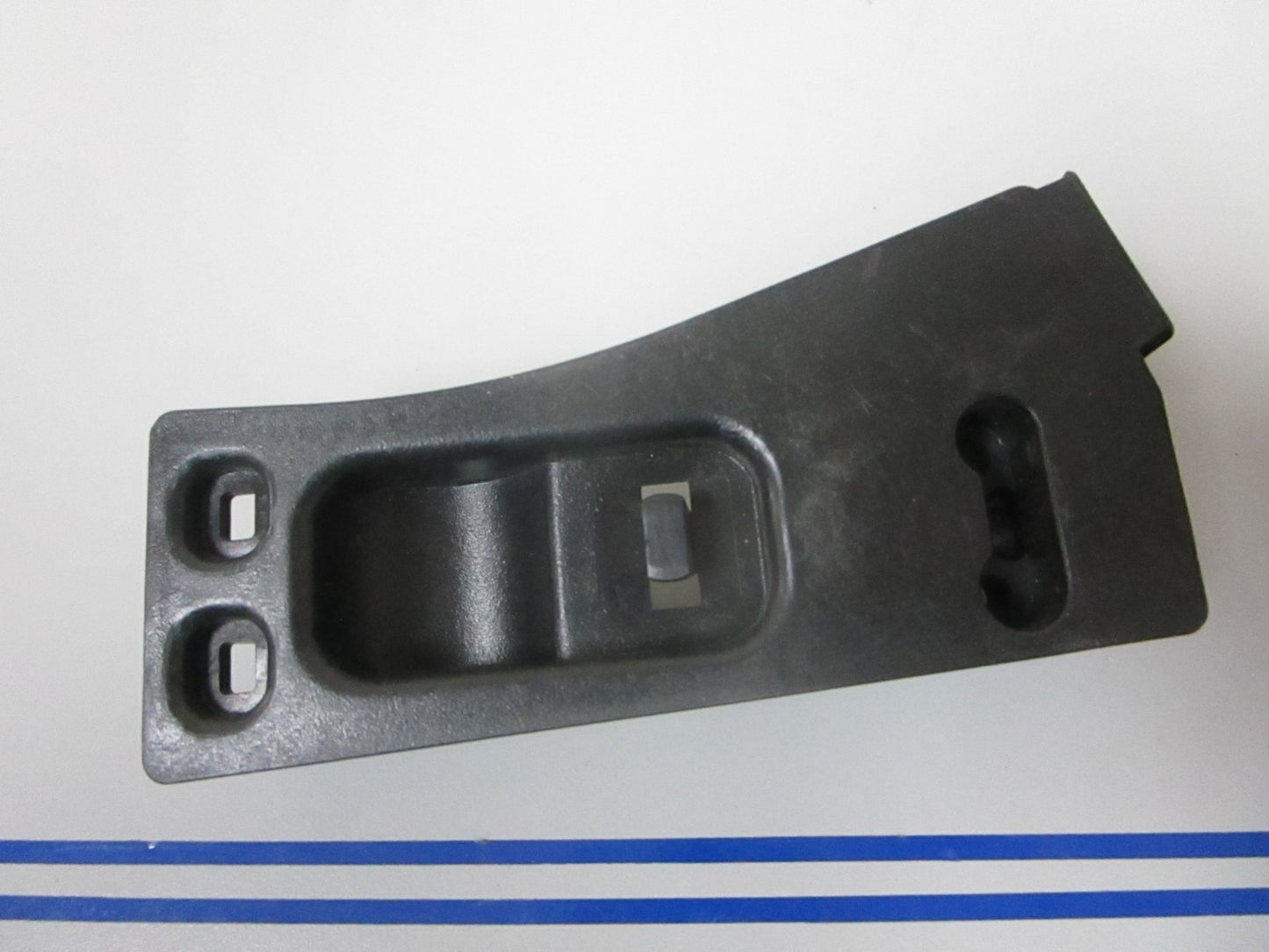 *NEW OEM* 0720 OMC Johnson Evinrude Kill Switch Bracket 584585 0584585