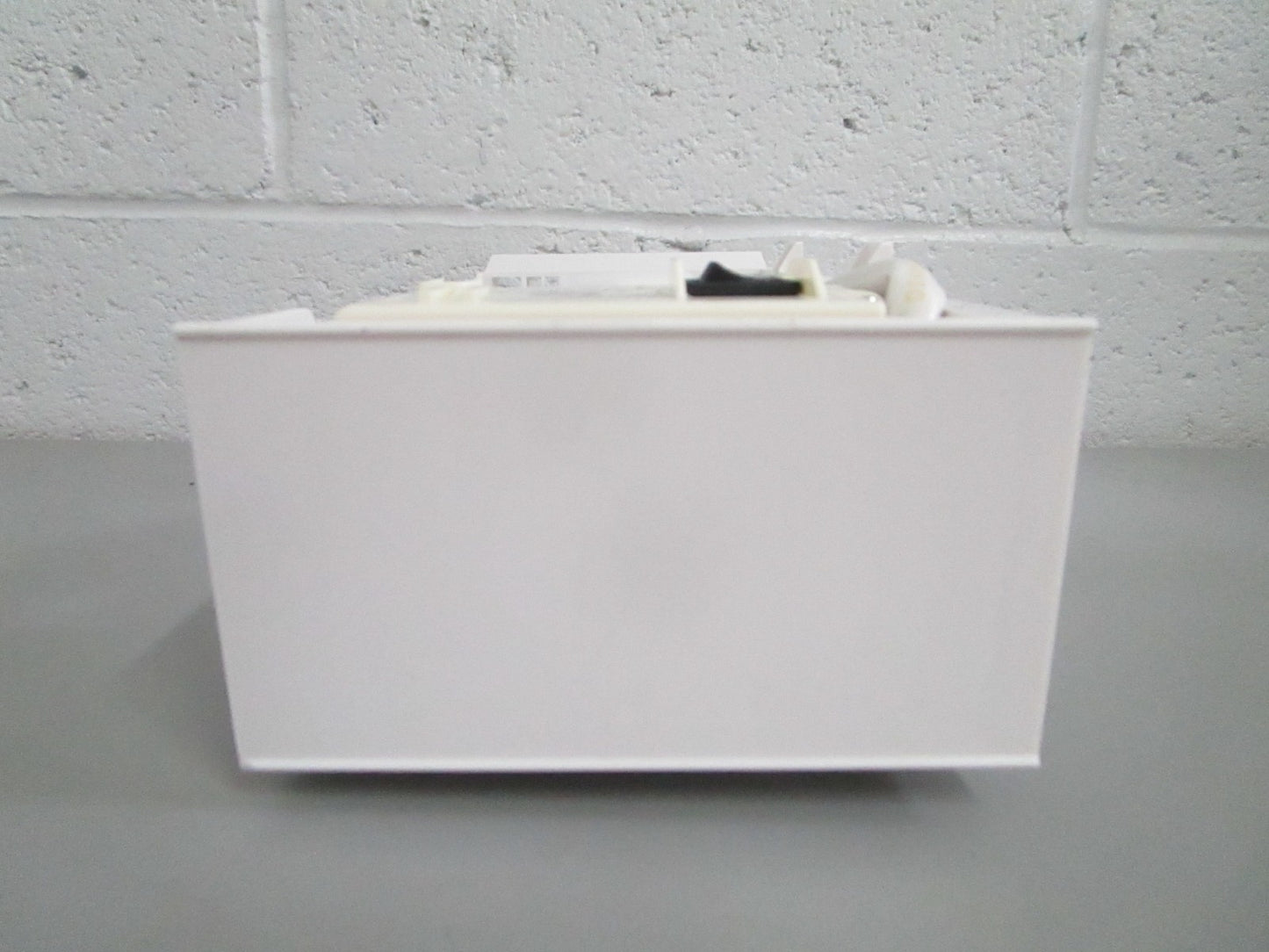 Whirlpool W11546935 NEW OEM Refrigerator Ice Maker Assy Maytag KitchenAid 0820