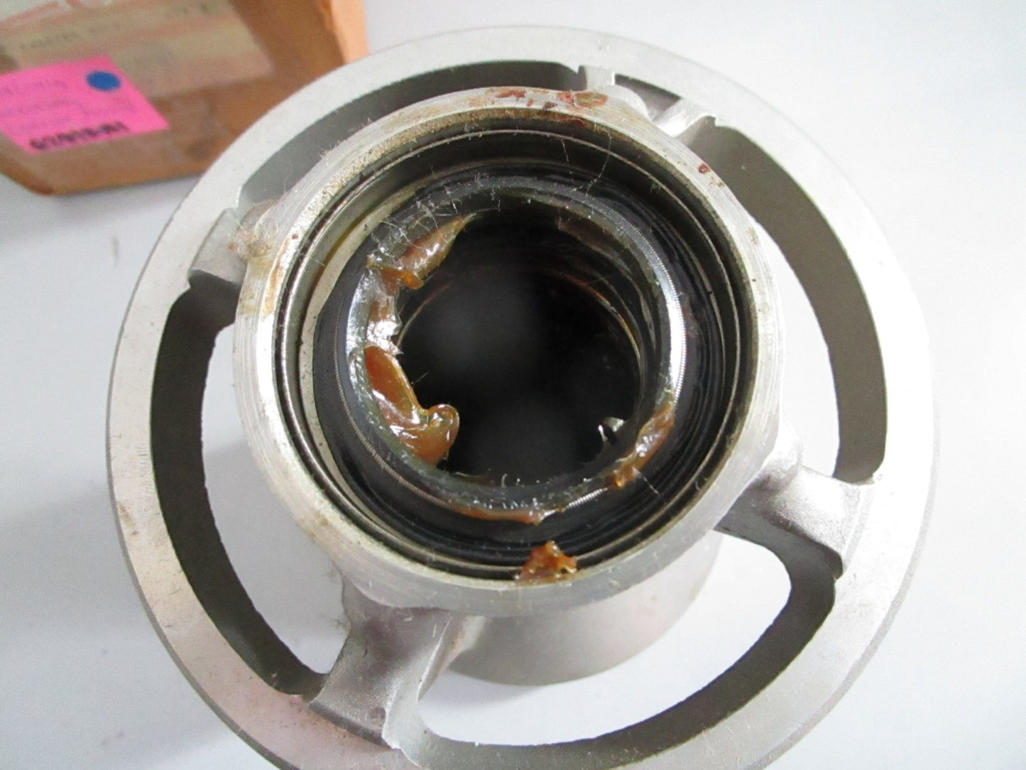 NEW OEM 62813A1 Mercury Quicksilver Bearing Carrier Assy 0820