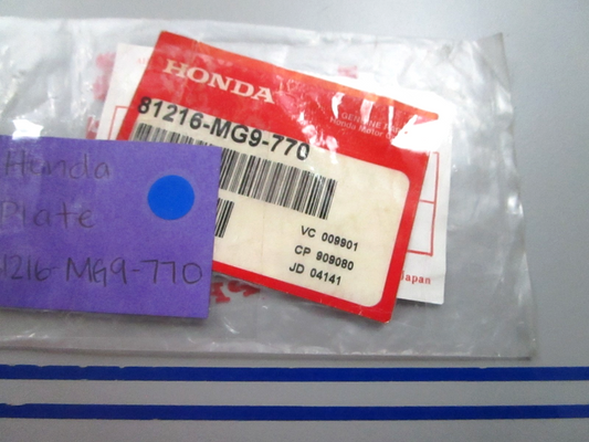 NEW OEM 81216-MG9-770 Honda Plate 0810
