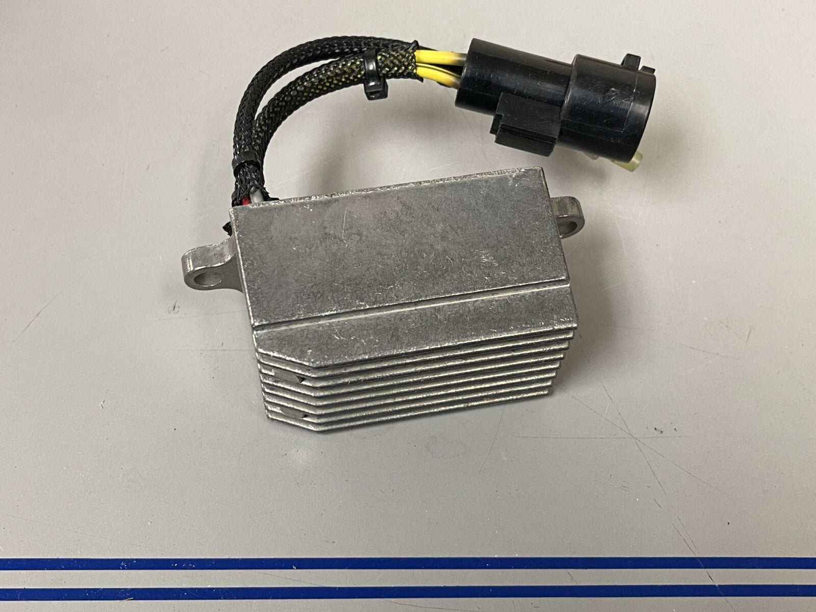 *NEW OEM* 0670 OMC Johnson Evinrude Regulator Rectifier 0584890 584890