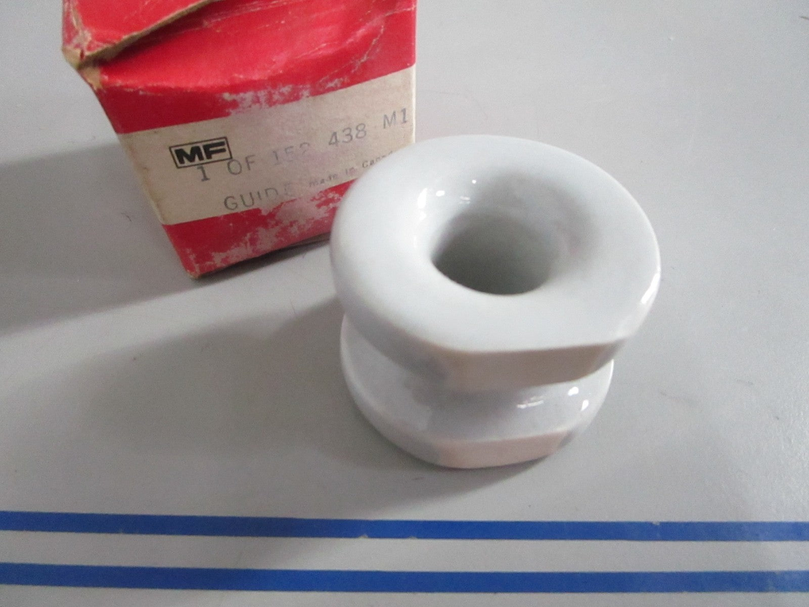 NEW OEM 152438M1 Massey Ferguson Guide 0820