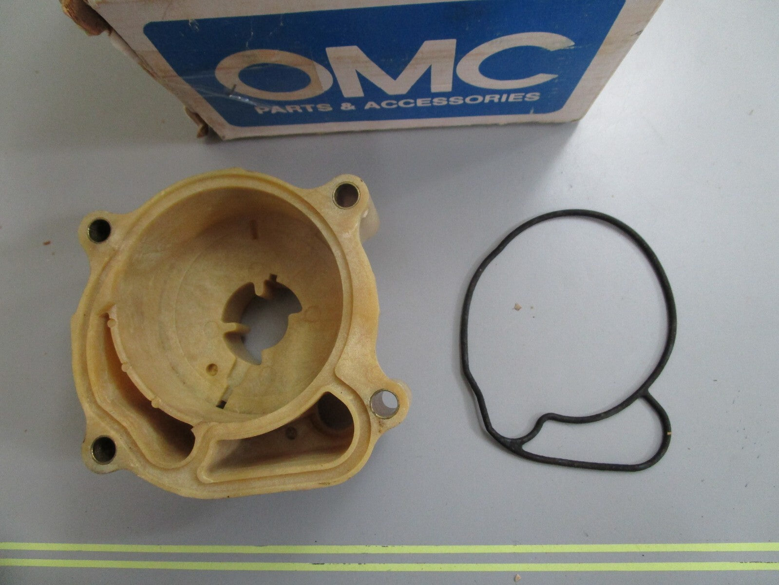 *NEW OEM* 0820 OMC Johnson Evinrude Water Pump Housing 315505 0315505