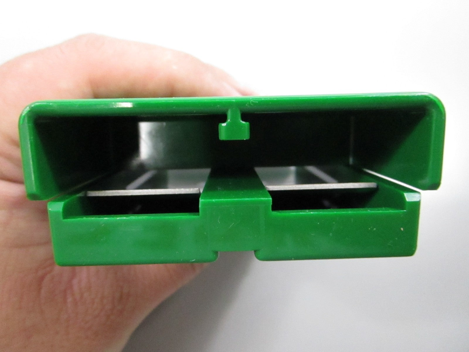 NEW OEM 931-BK Anderson Power SB 350A 600V Green Connector Housing 0810