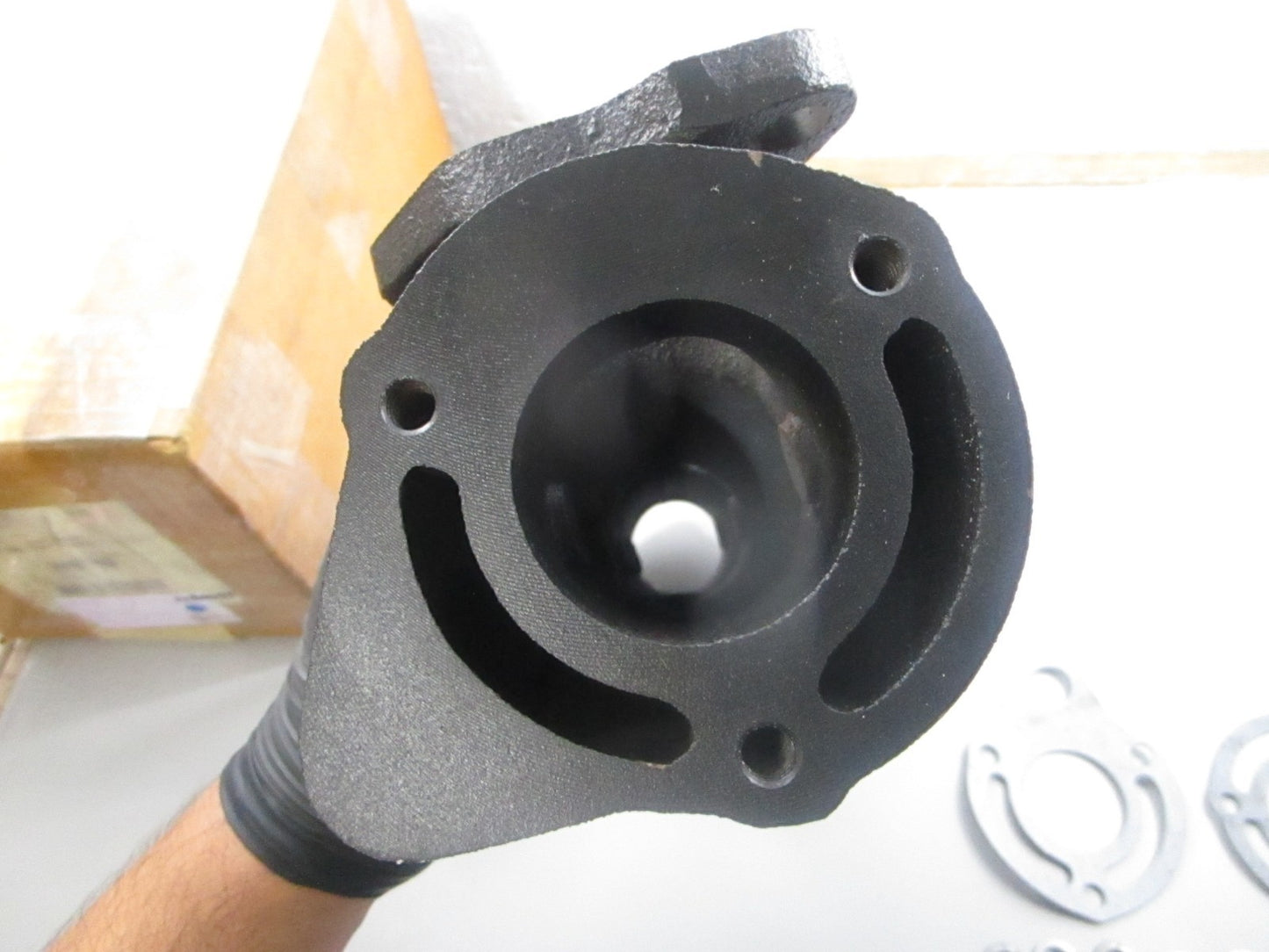 NEW OMC-1-979759 Replaces: 979759 Barr V6 Log Exhaust Manifold 0810