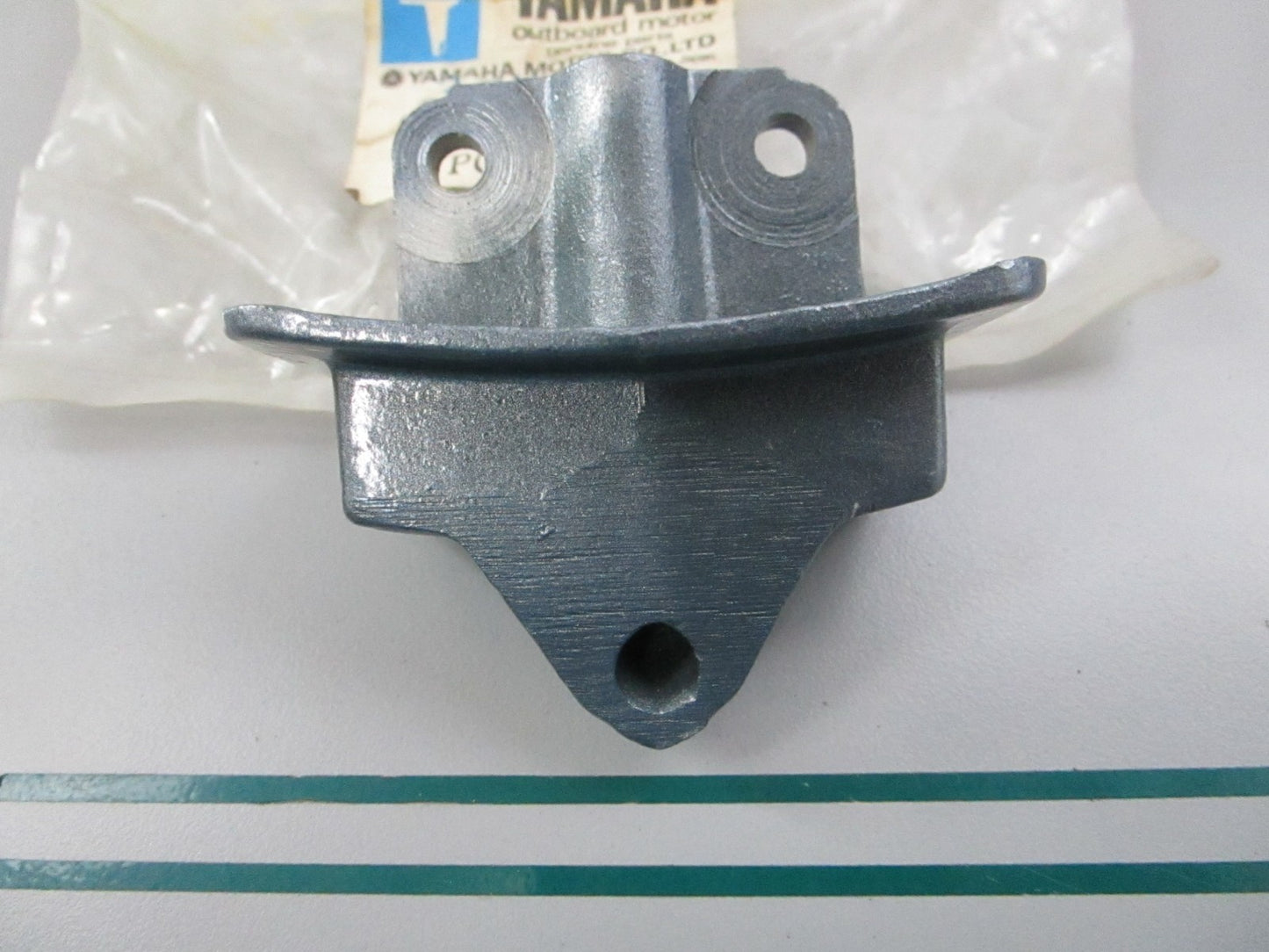 NEW OEM 6E0-15758-80-EK Yamaha Starter Bracket 0810