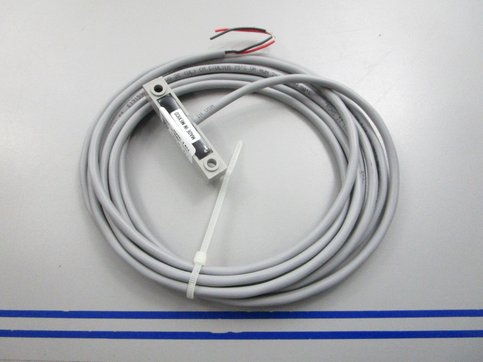 NEW OEM 112-1N-08J Edwards Signaling Non-Contact Interlock/Position Switch 0810