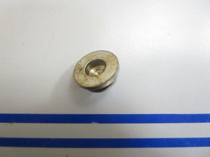 *NEW OEM* 0820 John Deere Aperture R40562