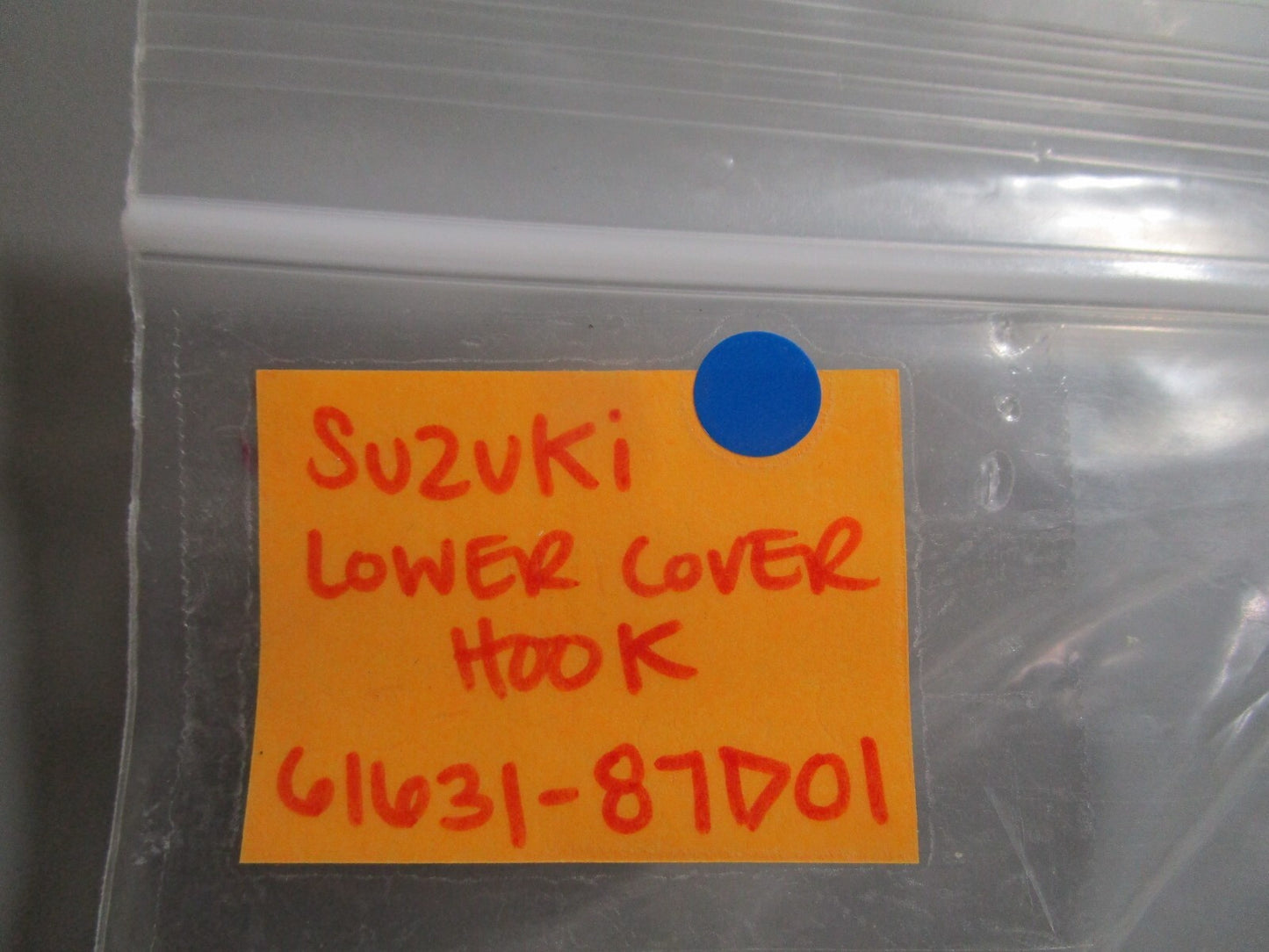 *NEW OEM* 0810 Suzuki Lower Cover Hook 61631-87D01