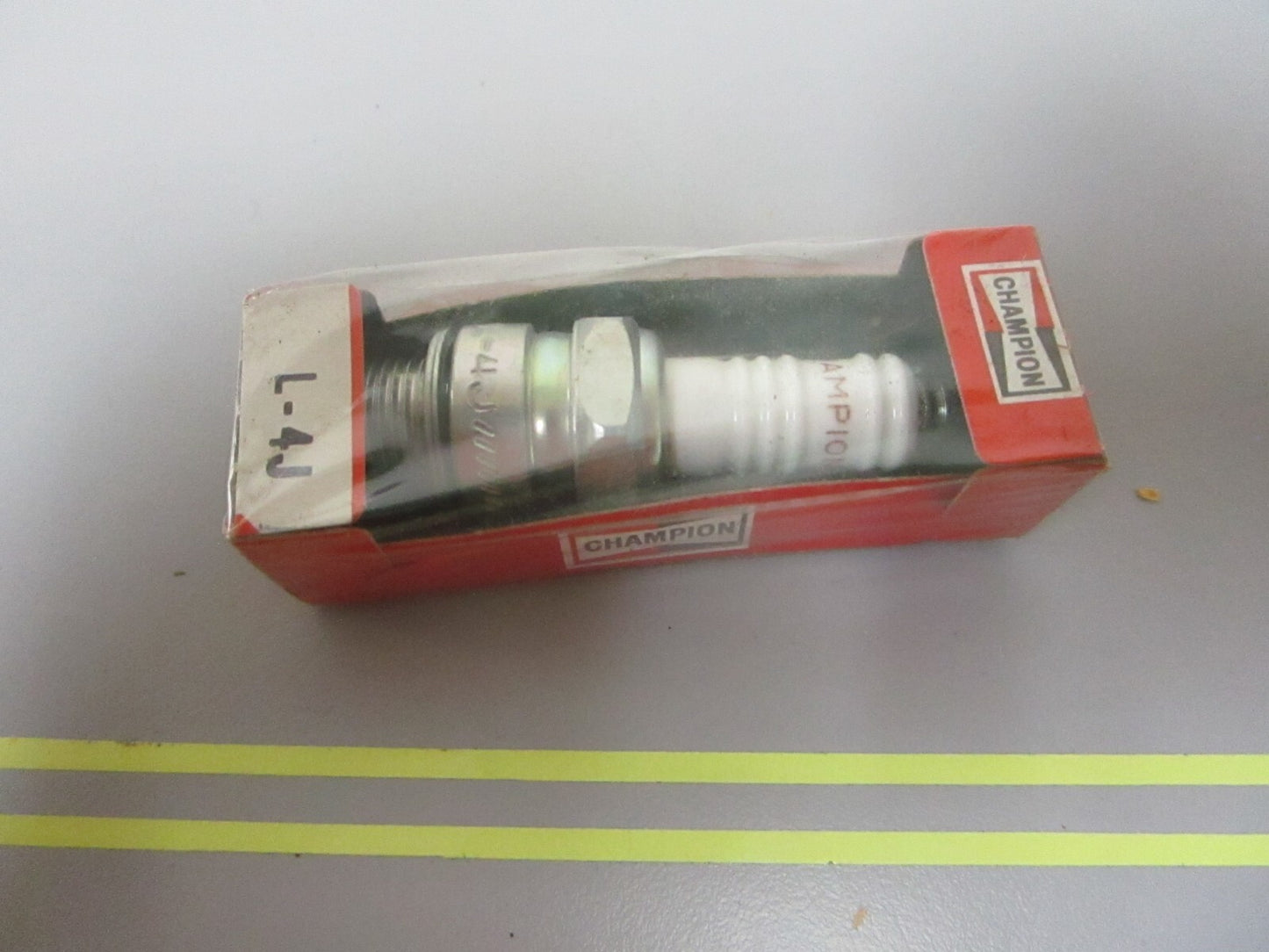 *NEW OEM* 0810 Champion Spark Plug L-4J
