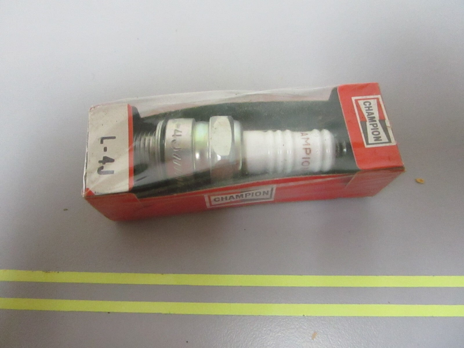 *NEW OEM* 0810 Champion Spark Plug L-4J