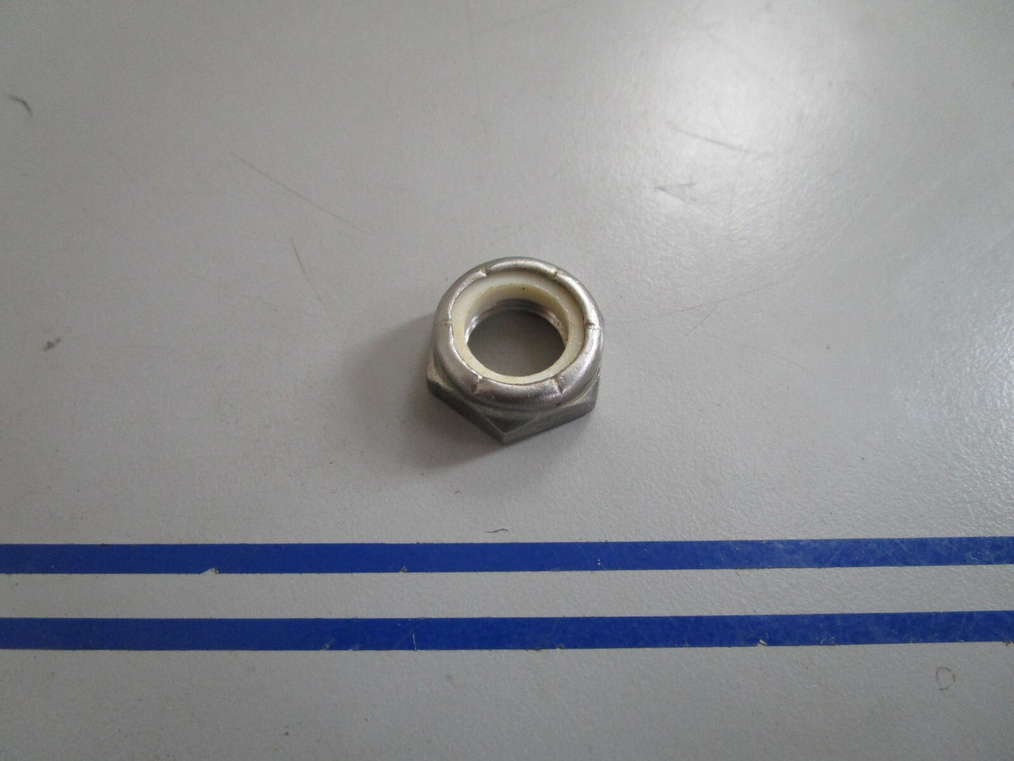 *NEW OEM* 0810 OMC Johnson Evinrude Locknut 122890 0122890