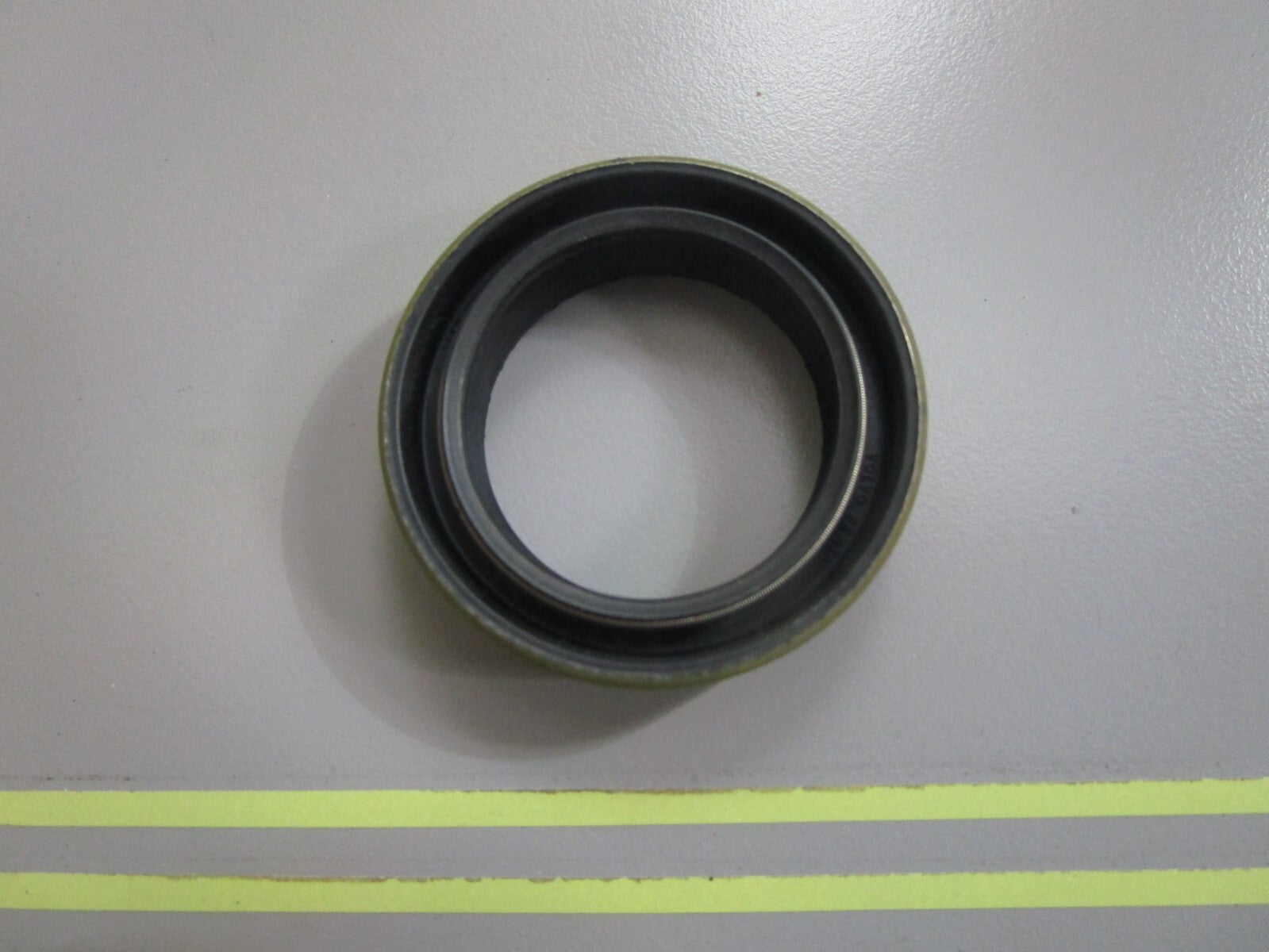 *NEW OEM* 0820 Volvo Penta Oil Seal 3863090
