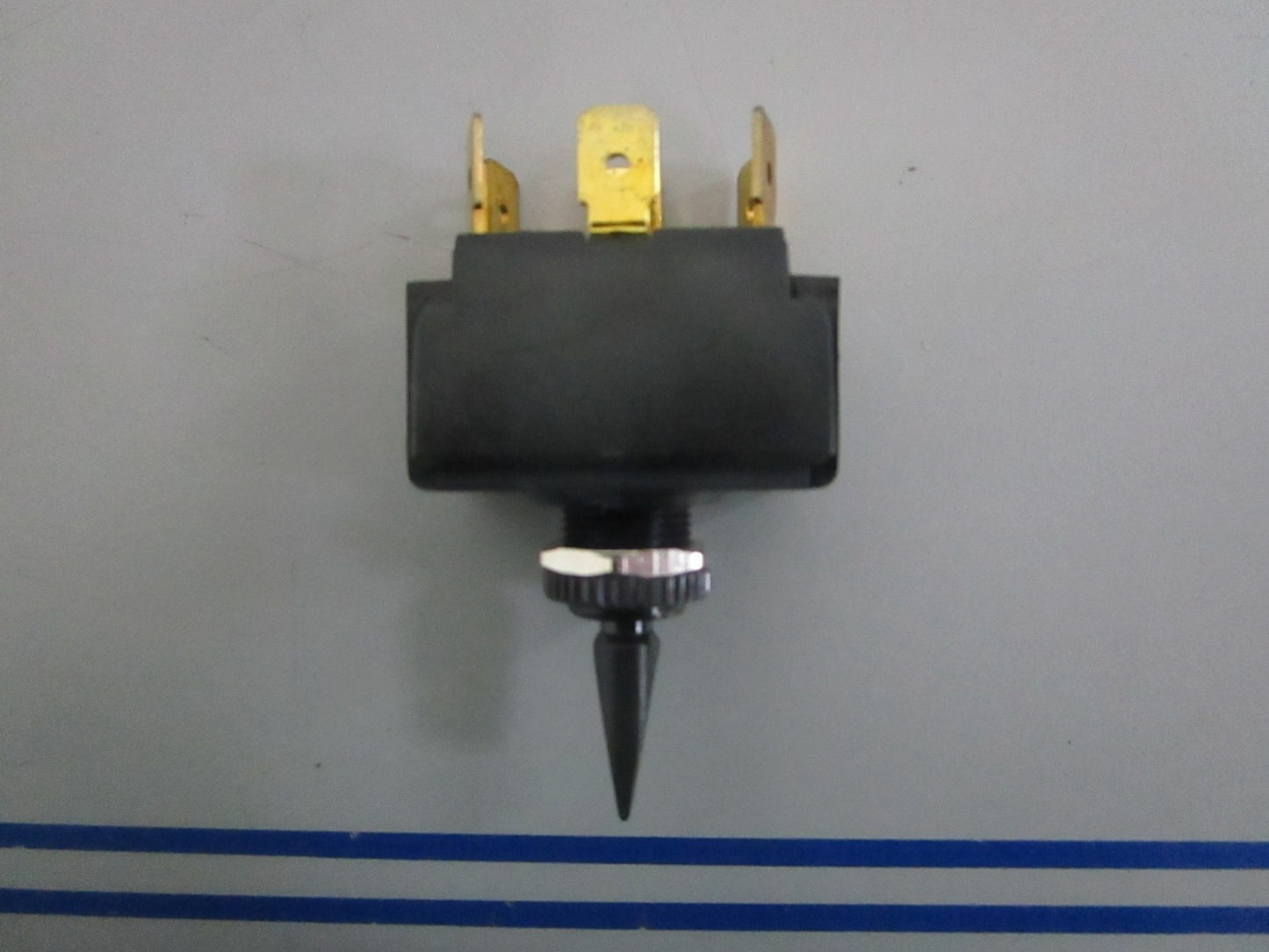 NEW TG40040 Sierra On-Off-On Toggle Switch 0820