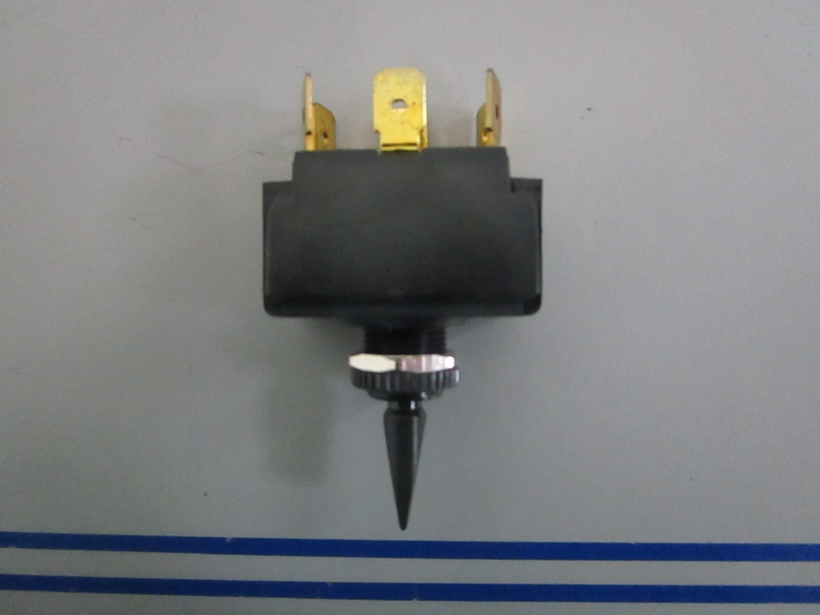 NEW TG40040 Sierra On-Off-On Toggle Switch 0820