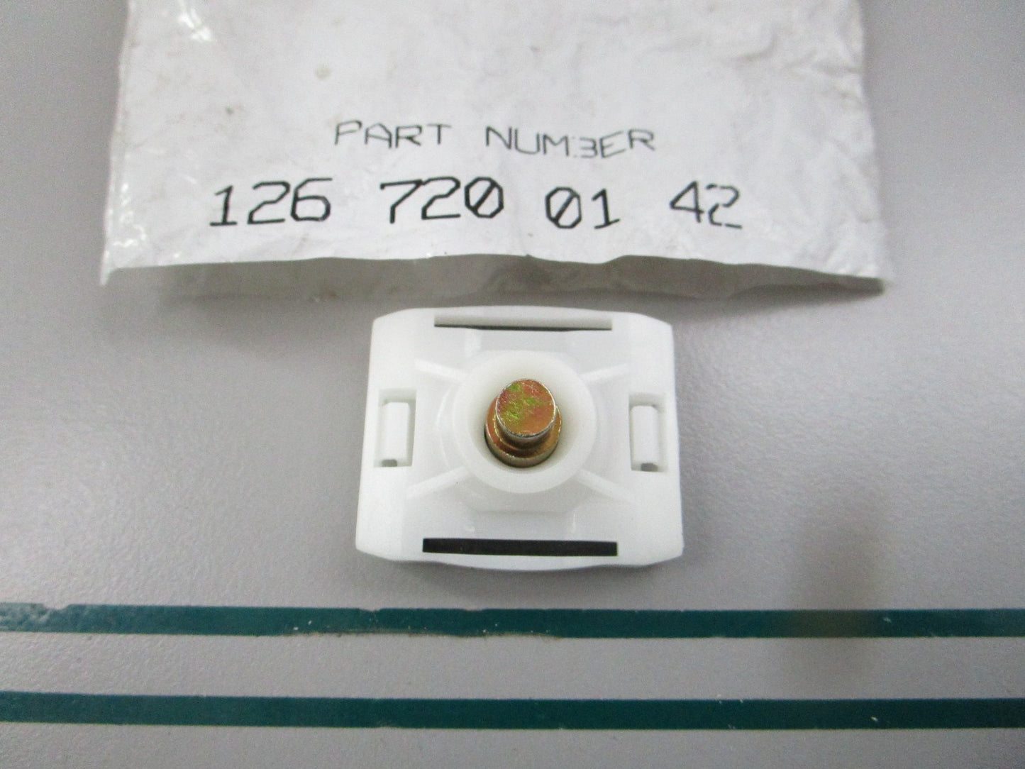 NEW OEM 1267200142 Mercedes-Benz Sliding Jaw 0810