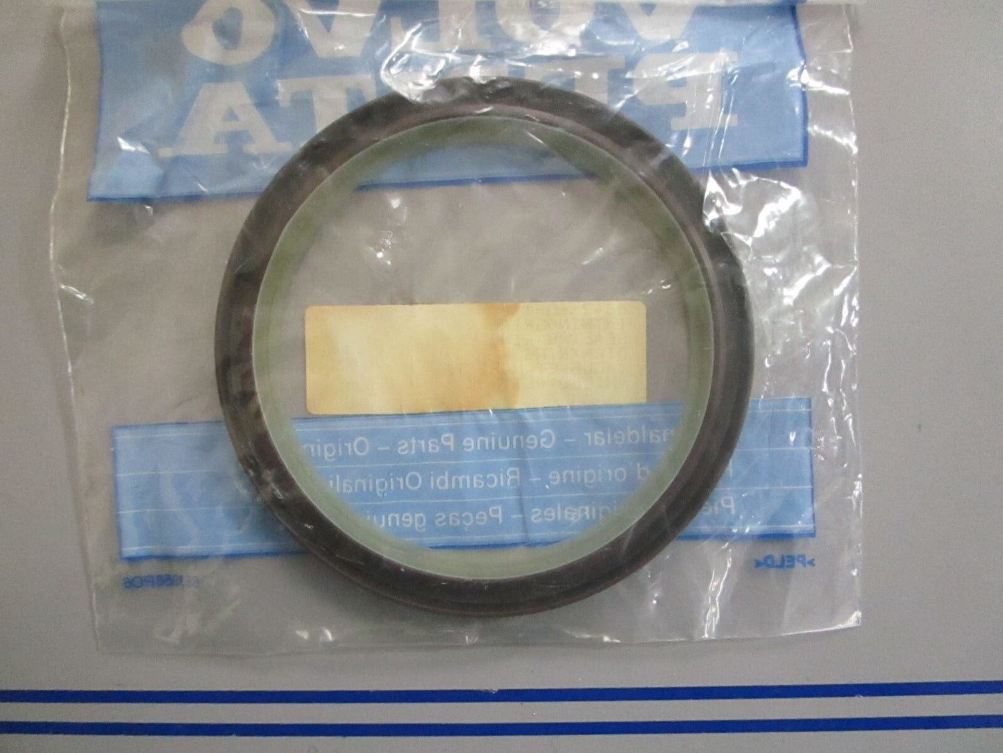 *NEW OEM* 0820 Volvo Penta Crankcase Seal 6842160