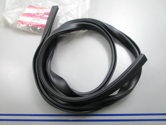 NEW OEM 84901M 80634M Mercury Mariner 28hp 6852M Cowl Seal 0810