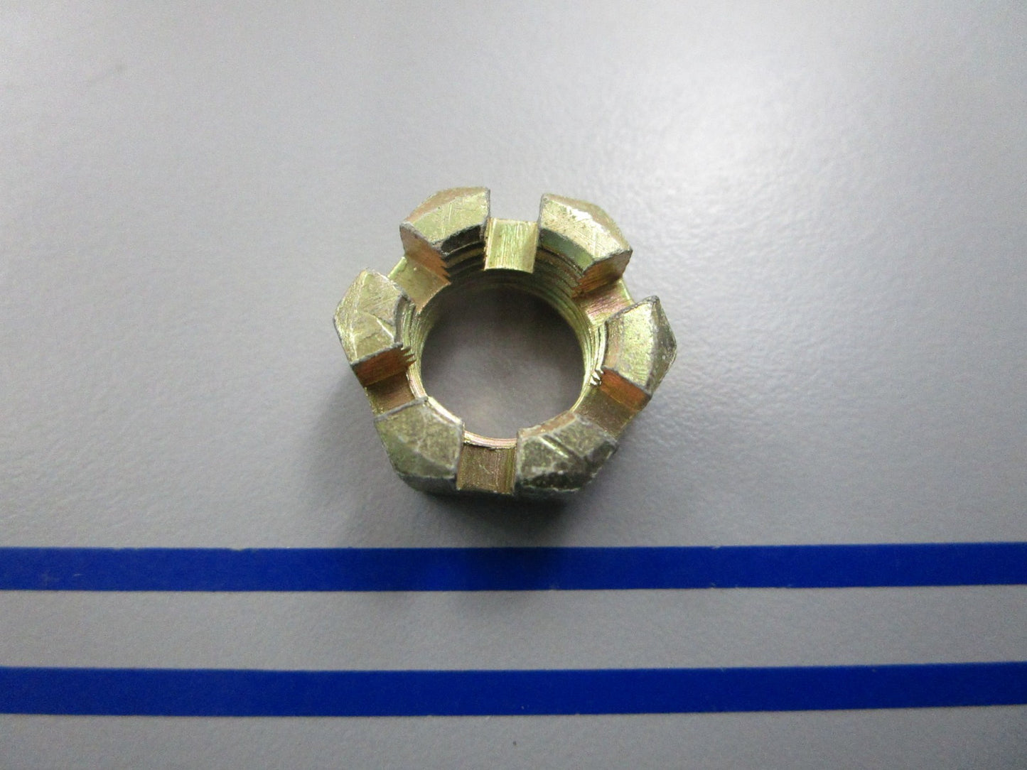 NEW OEM 203569 0203569 OMC Johnson Evinrude Nut 0810