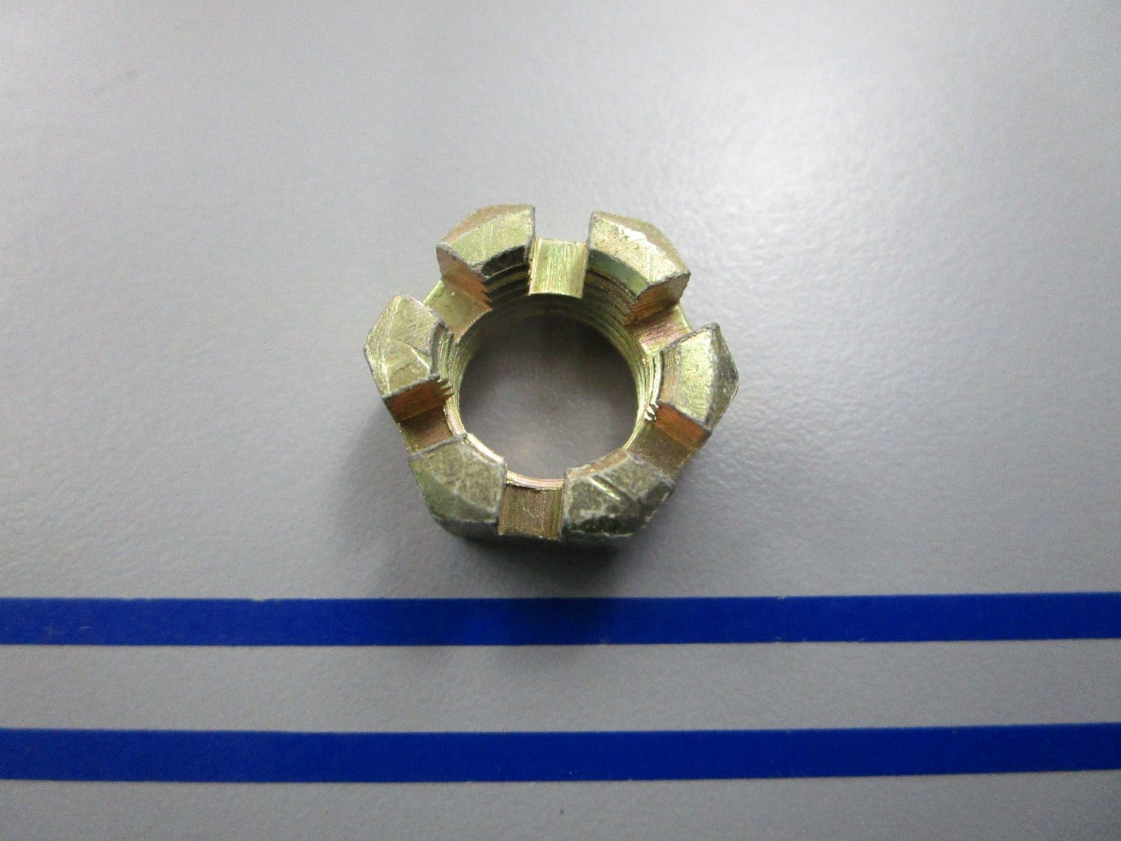 NEW OEM 203569 0203569 OMC Johnson Evinrude Nut 0810