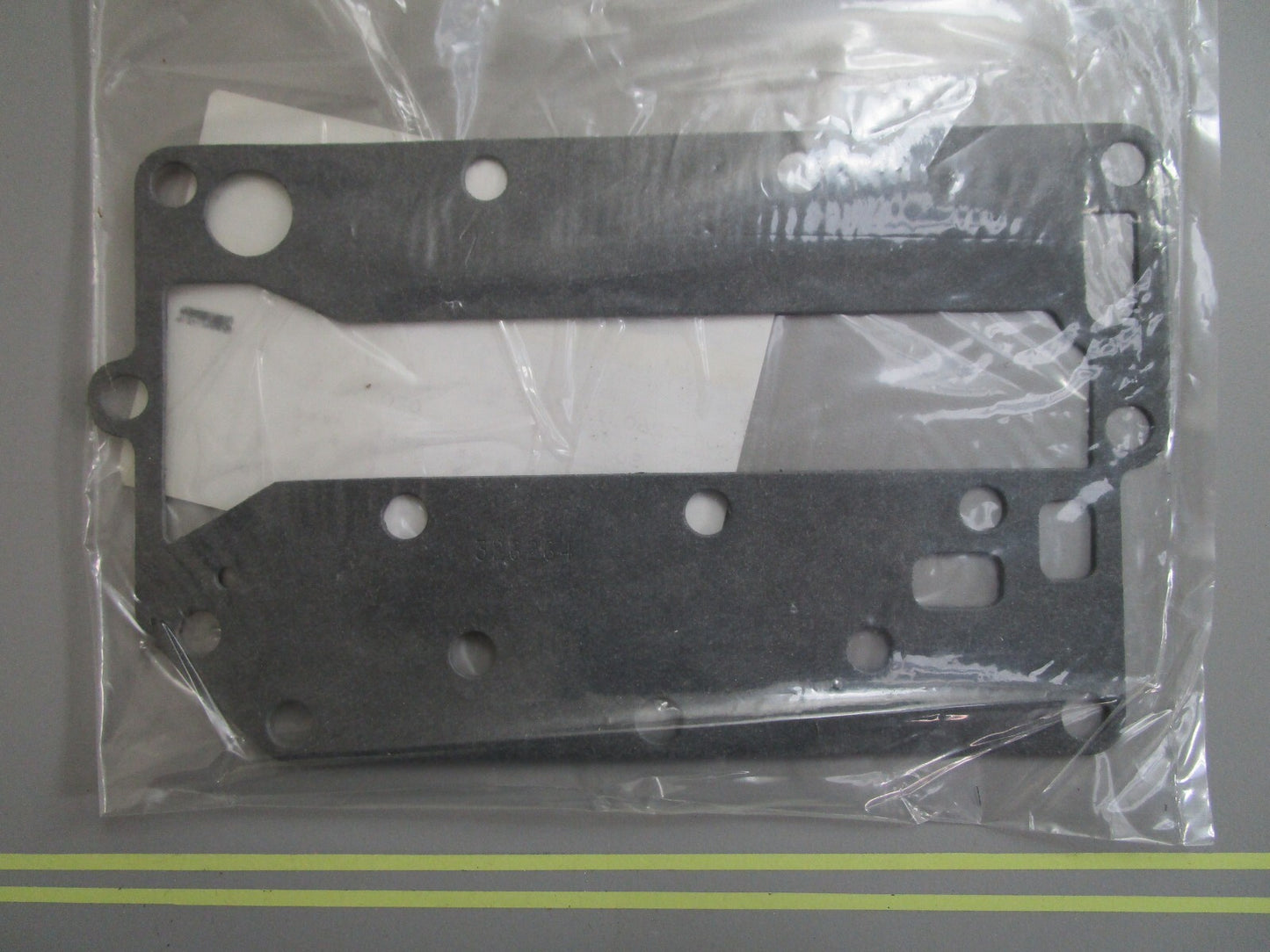 *NEW OEM* 0820 OMC Johnson Evinrude Exhaust Cover Gasket 326264 0326264