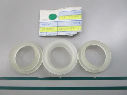 NEW OEM (LOT OF 3) 353920 0353920 OMC Johnson Evinrude Grommet 0810