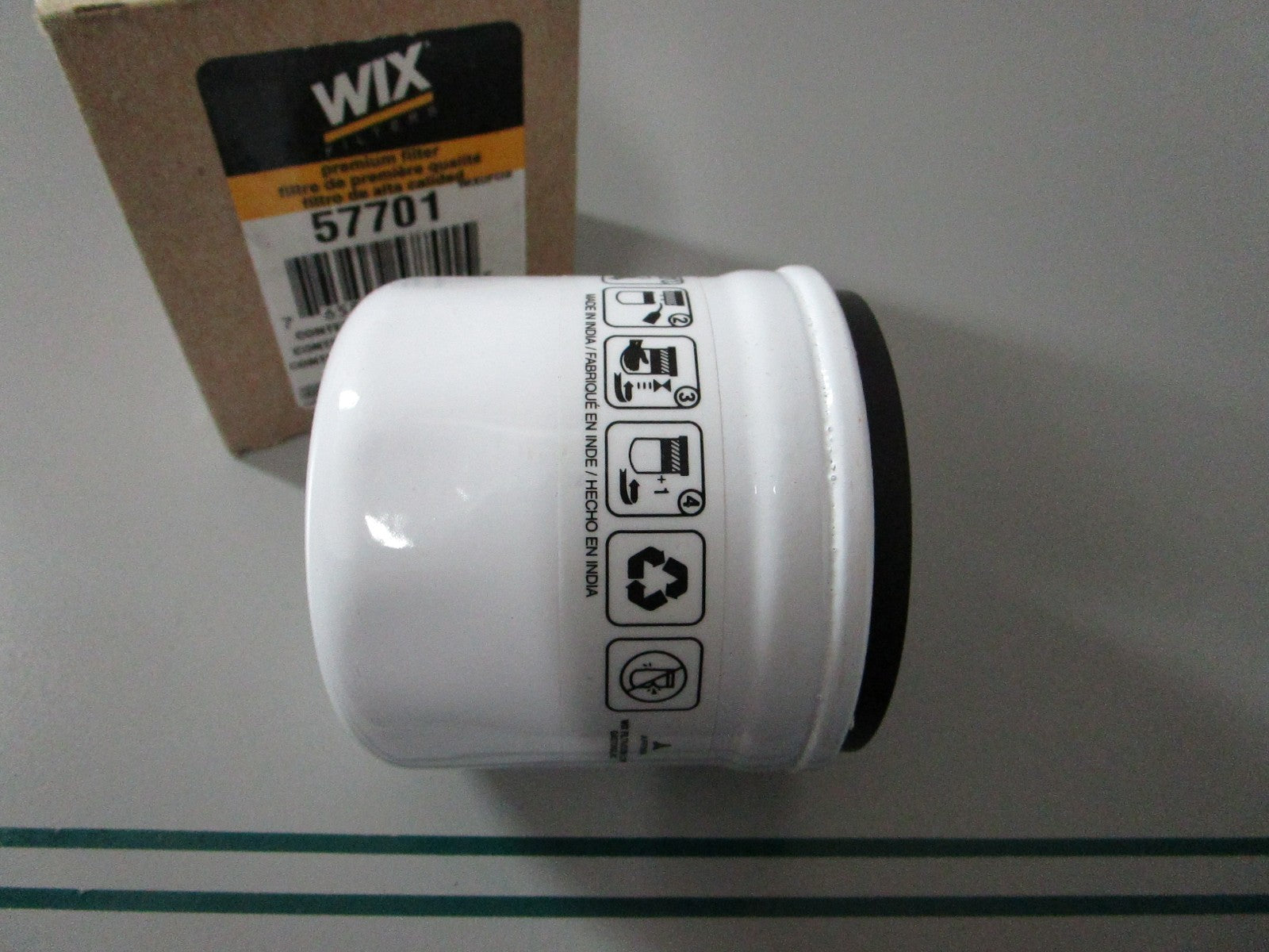 NEW 57701 WIX Oil Filter 0810