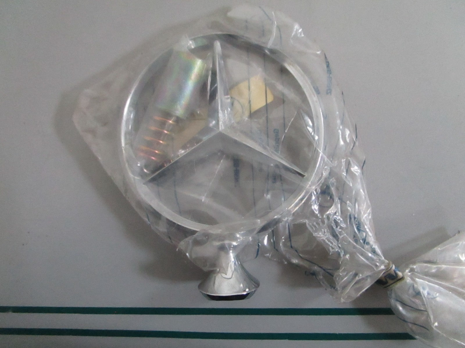 NEW OEM A1085860388 Mercedes-Benz Hood Ornament Kit 0820
