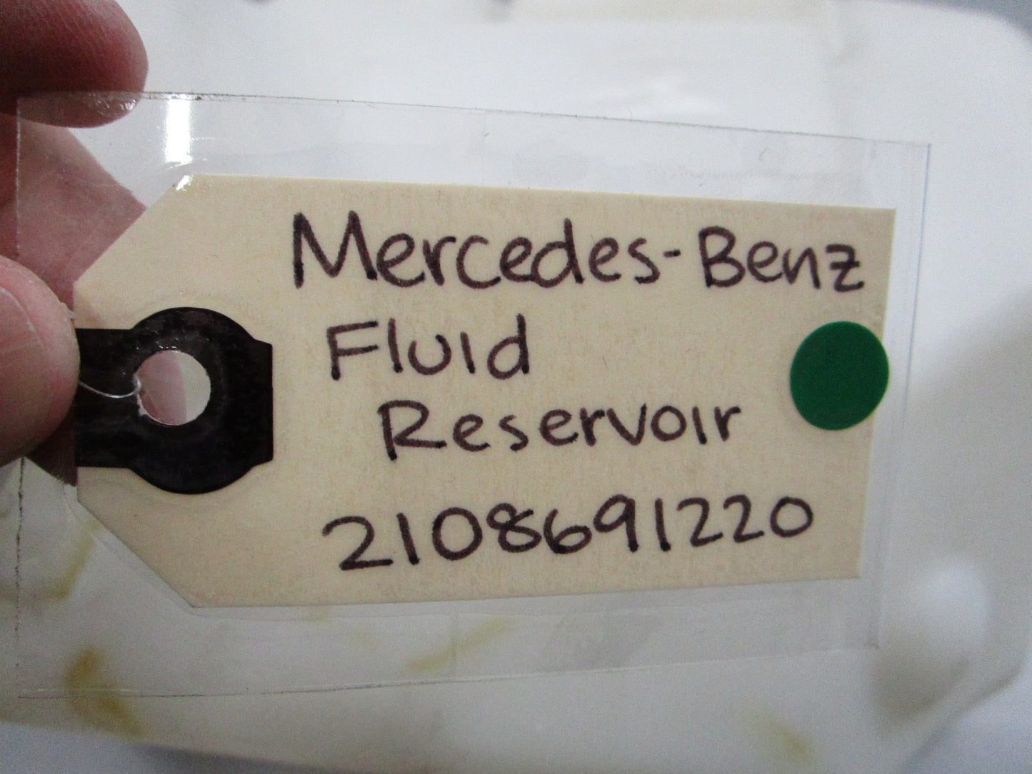 NEW OEM 2108691220 Mercedes-Benz Fluid Reservoir 0810