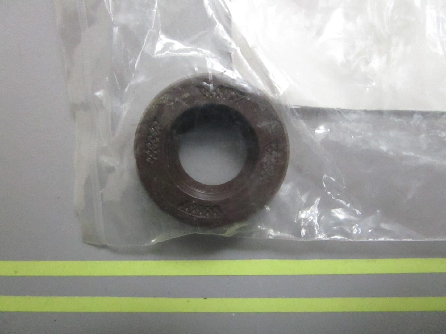 *NEW OEM* 0810 Suzuki Oil Seal 09282-12L04