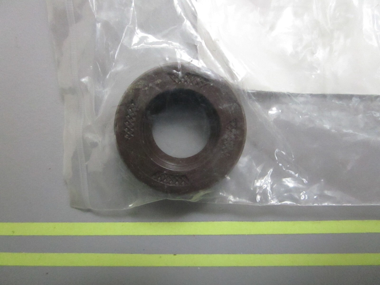 *NEW OEM* 0810 Suzuki Oil Seal 09282-12L04