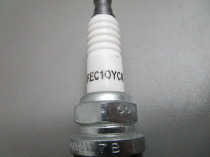 *NEW* (LOT OF 8) 0820 Champion Spark Plug REC10YC4