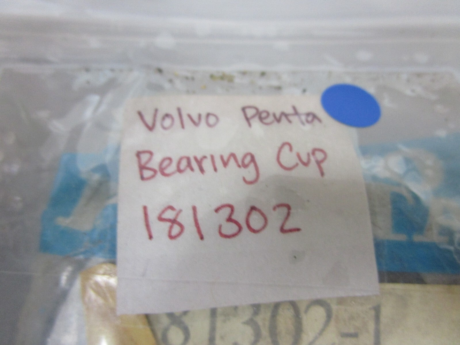 *NEW OEM* 0720 Volvo Penta Bearing Cup 181302