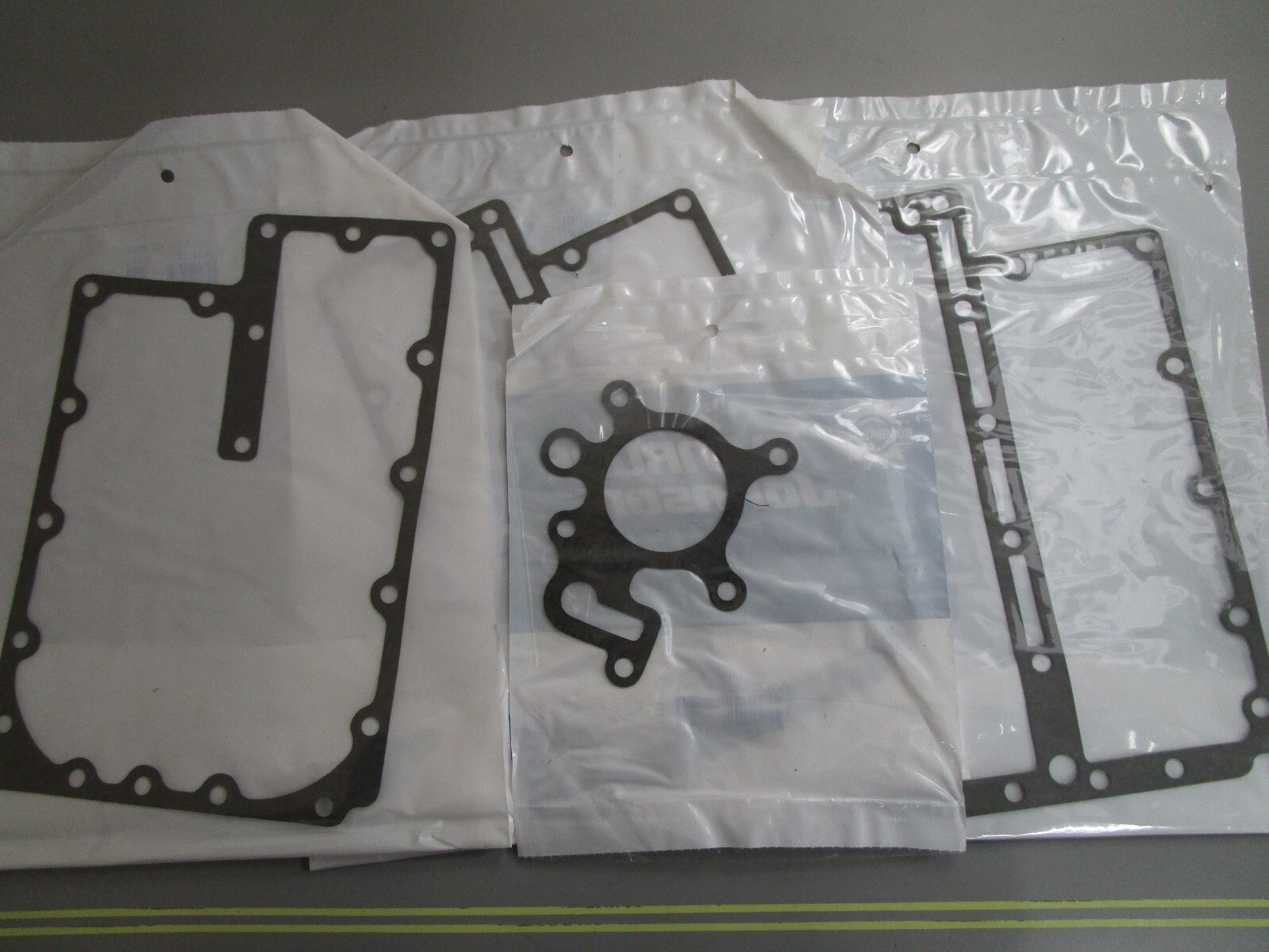 *NEW OEM* 0820 OMC Johnson Evinrude Powerhead Gasket Set 439085 0439085