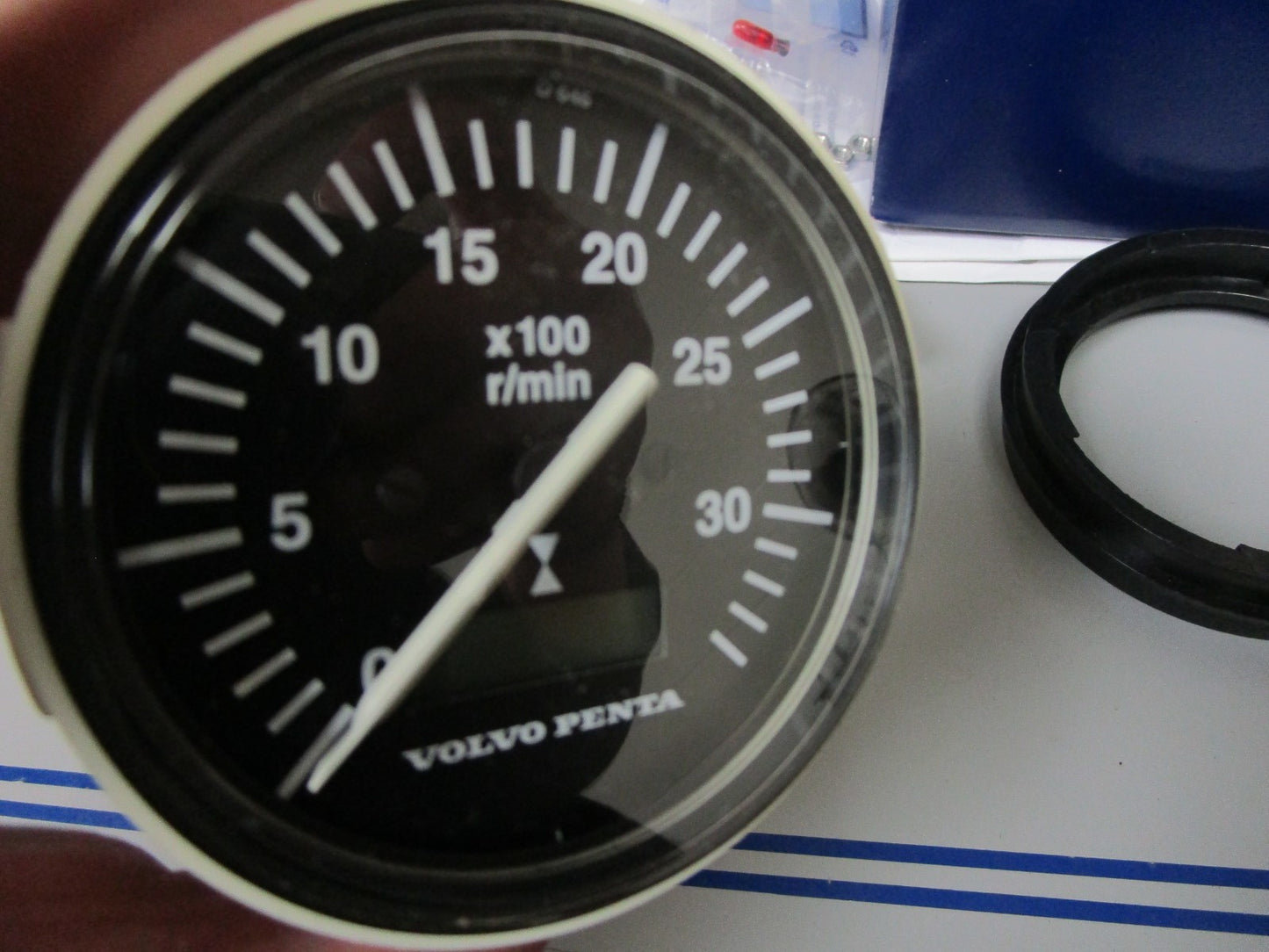 NEW OEM 873998 Volvo Penta 30 3000 RPM Tachometer Gauge Instrument 0720