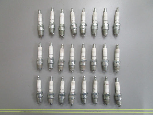 *NEW* (LOT OF 24) 0820 Champion Spark Plug RV12YC