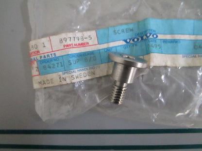 NEW OEM 897798 Volvo Penta Shoulder Screw 0820