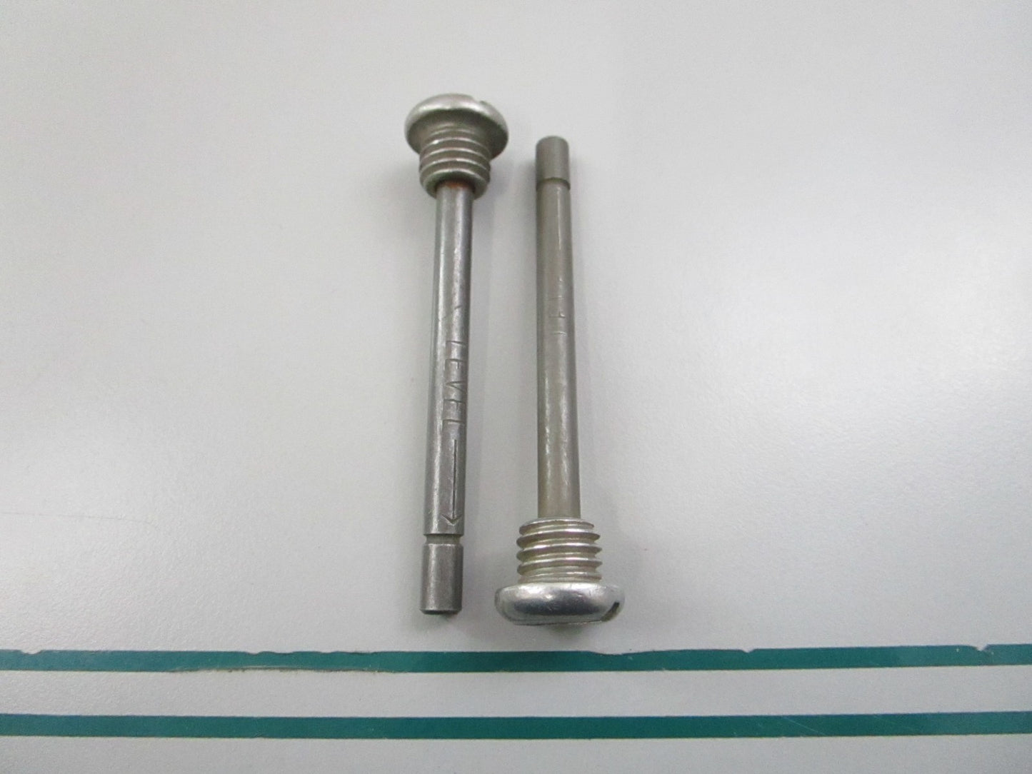 NEW OEM (LOT OF 2) 980657 0980657 OMC Johnson Evinrude Plug 0810