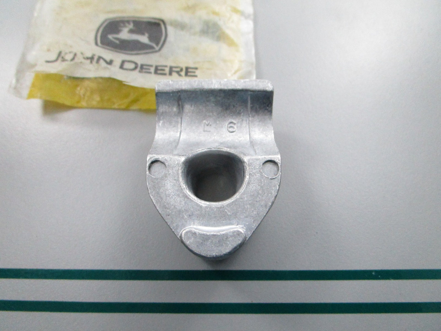 NEW OEM R26748 John Deere Diameter Block Clamp 0810