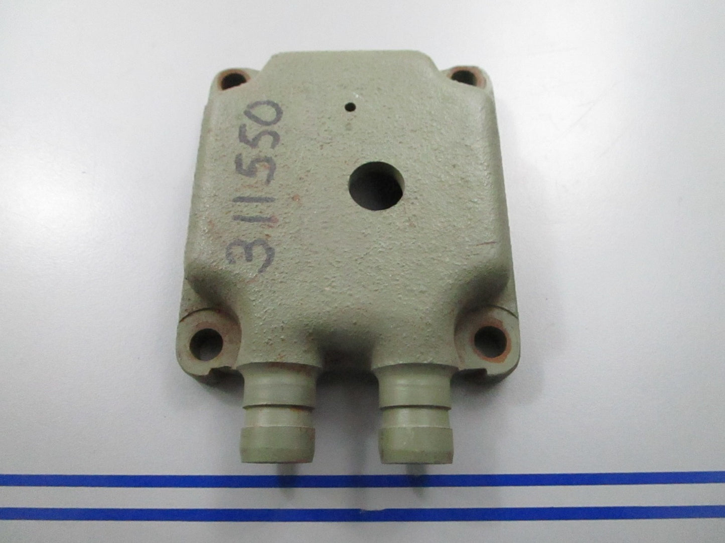 *NEW OEM* 0810 OMC Johnson Evinrude Manifold Cap 311550 0311550