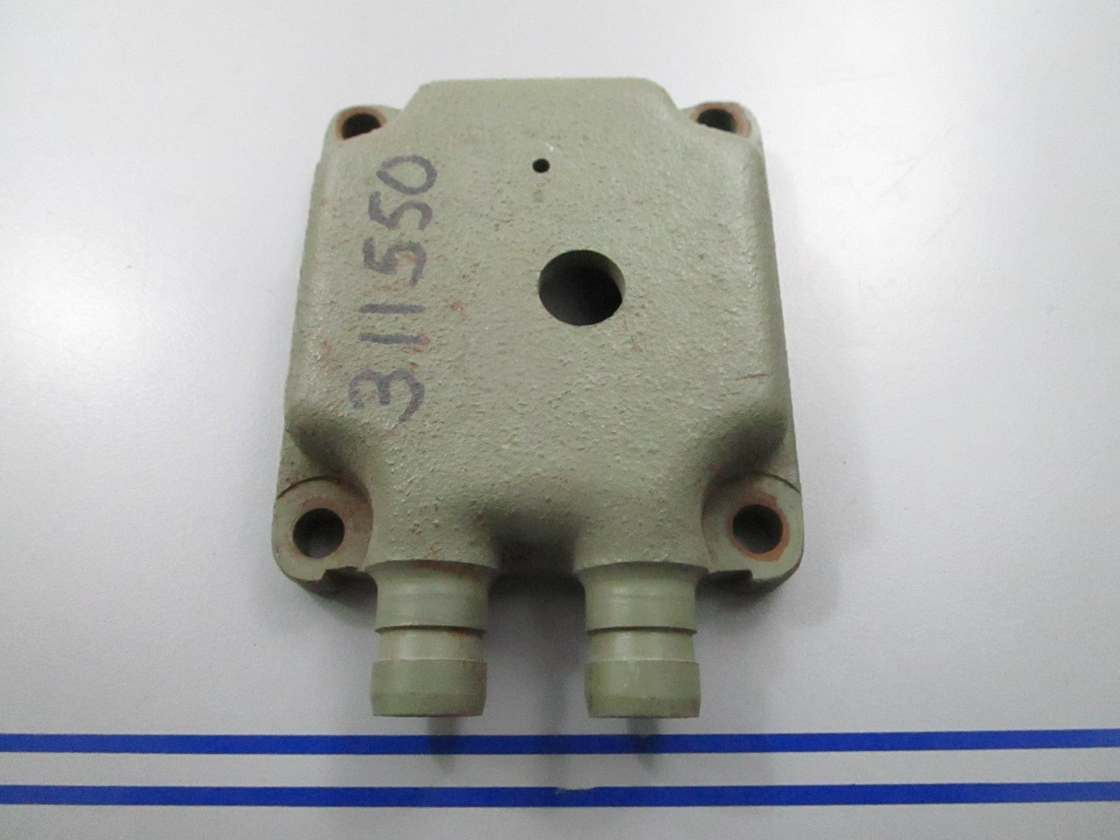 *NEW OEM* 0810 OMC Johnson Evinrude Manifold Cap 311550 0311550