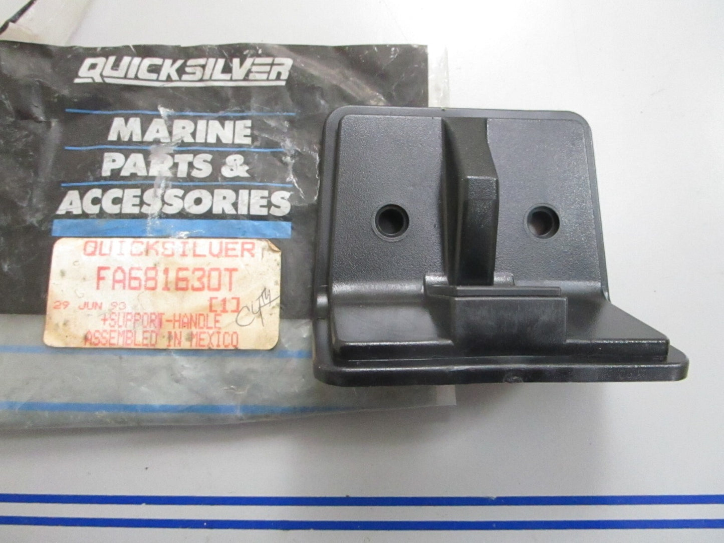 *NEW OEM* 0820 Mercury Quicksilver Handle Support Ay FA681630T