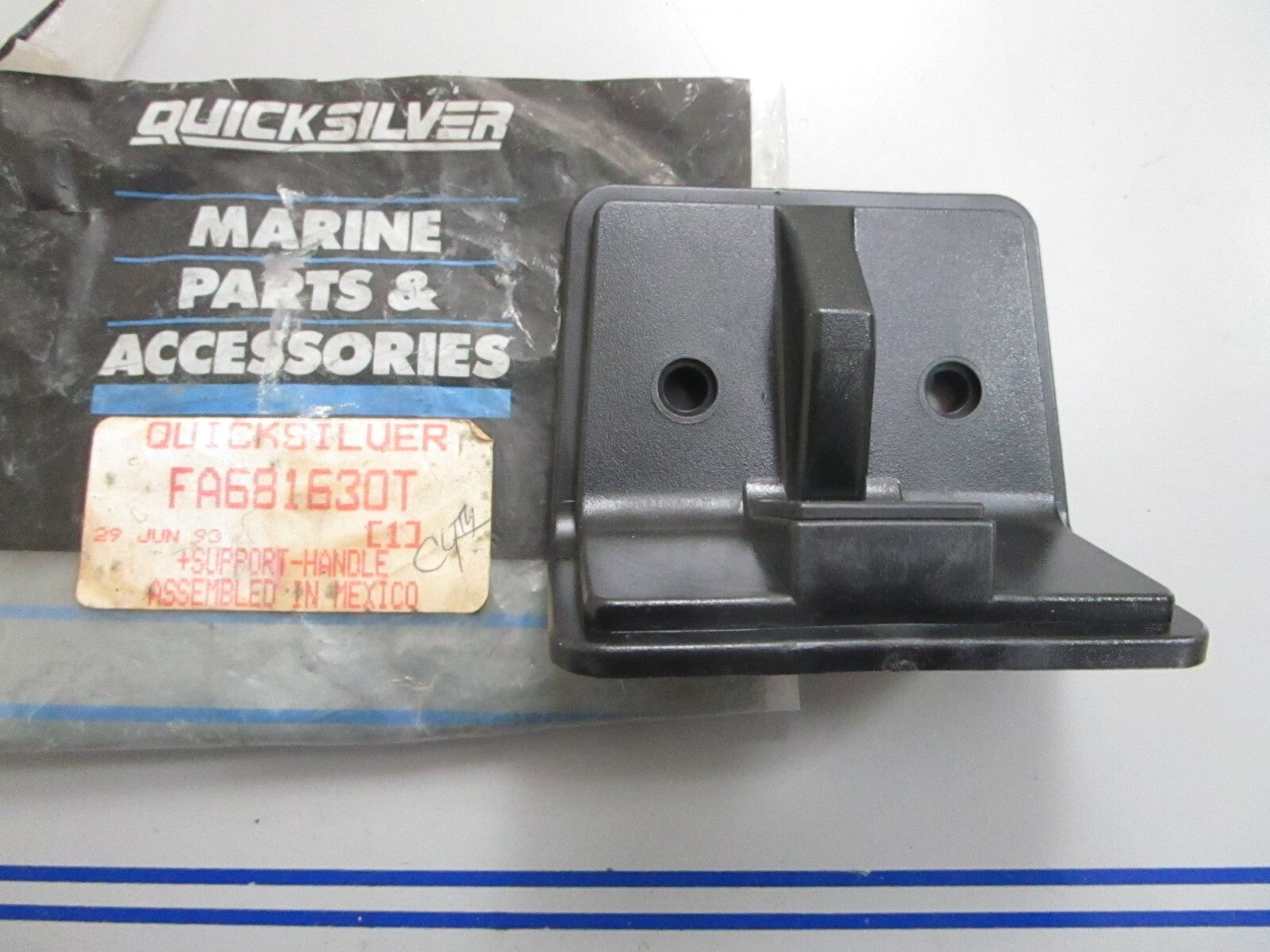*NEW OEM* 0820 Mercury Quicksilver Handle Support Ay FA681630T