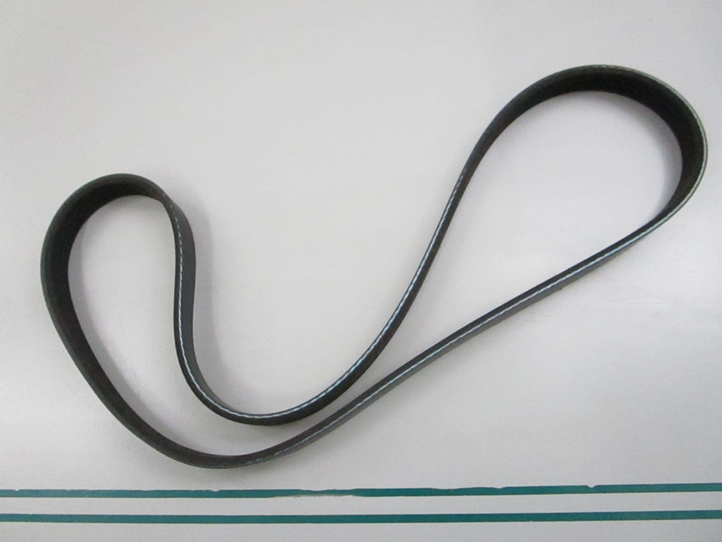 Gates K040340 Micro-V Serpentine Belt 4-Rib 34.6in NEW 0810