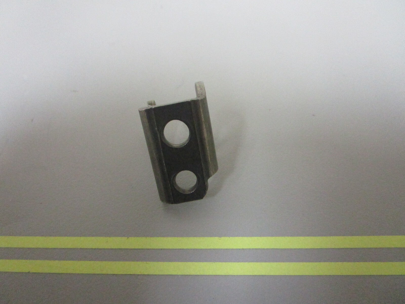 *NEW OEM* 0810 OMC Johnson Evinrude Shift Lock 305737 0305737