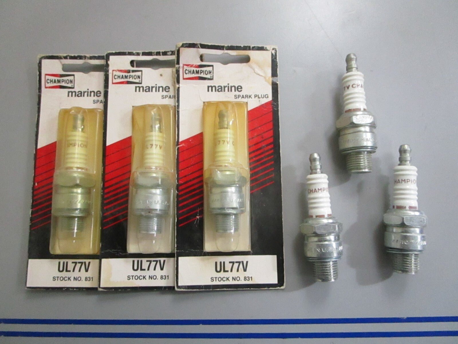 *NEW* (LOT OF 6) 0820 Champion Spark Plug UL77V